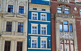 Academus Pub & Guest House